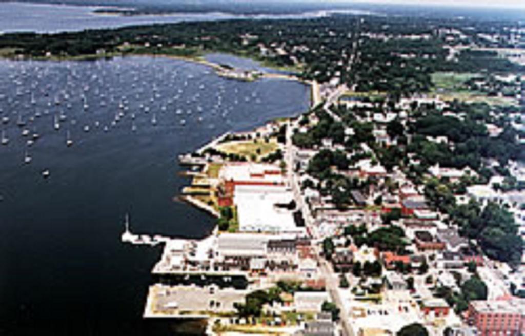 Bristol Harbor Inn Room photo